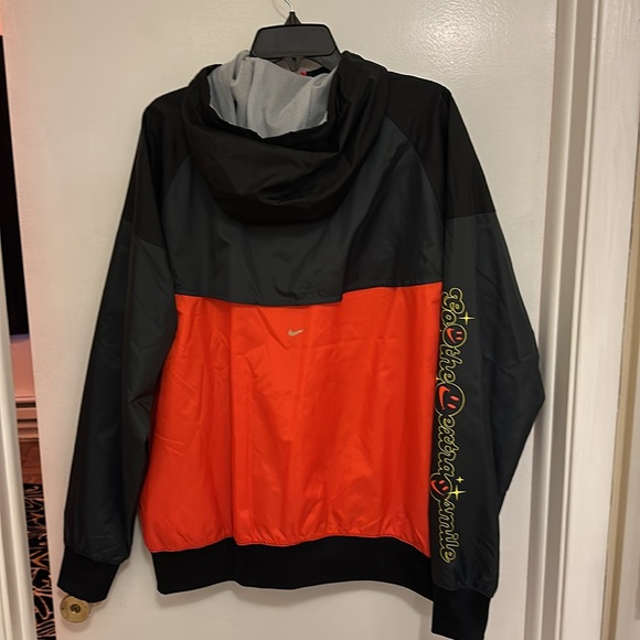 Nike Sportswear Windrunner Jacket Smiles Size L - Picture 4 of 5